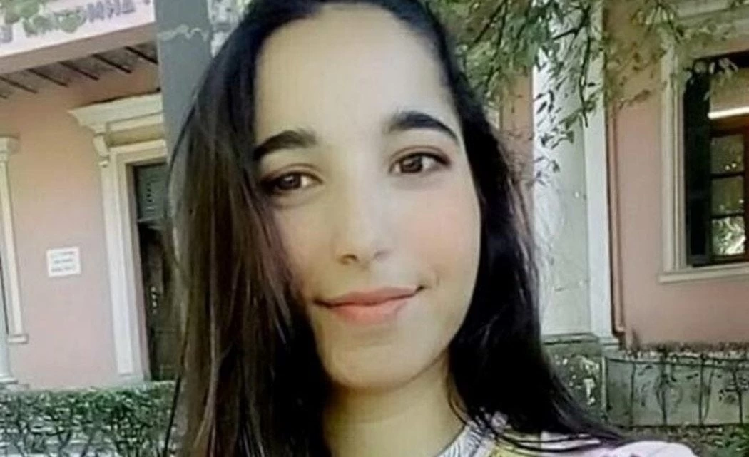 «Υπάρχουν πολλά που πρέπει να ειπωθούν»: Οι αποκαλύψεις της νονάς της 28χρονης Αγγελικής Πέτρου